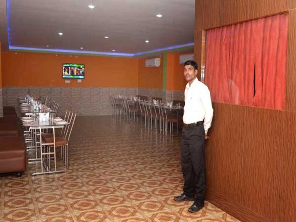 Petal Regency Hotel Puri Restaurant