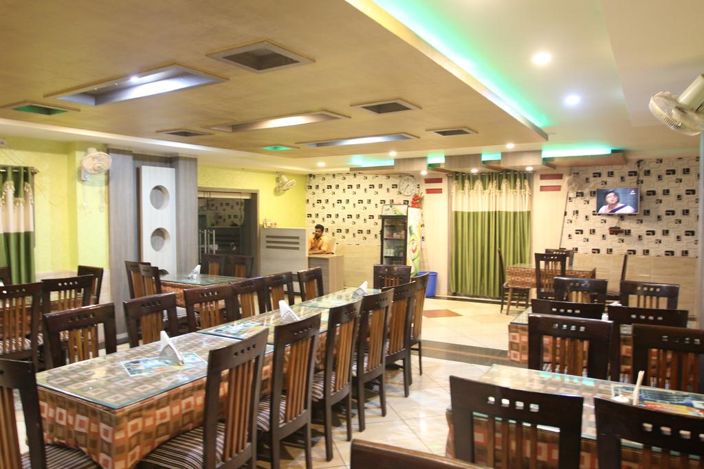 Raj Hotel Puri Restaurant